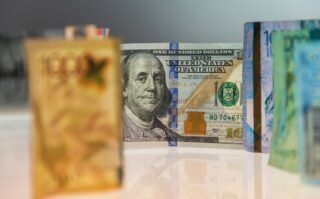Национальный банк РК: Ослабление тенге связано с банковским кризисом в США
