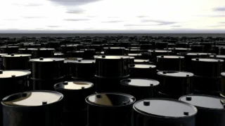 Нефть дешевеет после быстрого роста, рынок следит за ситуацией в банковском секторе и спросом в Китае