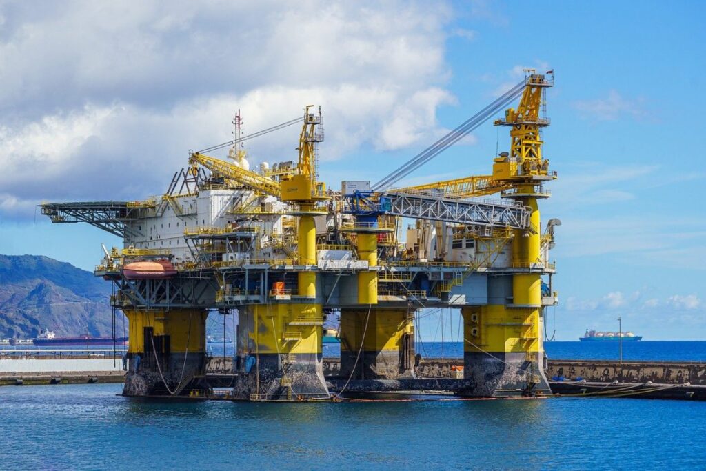 Падение котировок на нефть связано с беспокойством на фоне возможного банковского кризиса