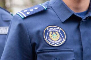 Полицейские в Шахтинске прибегли к выстрелу в воздух для остановки потасовки