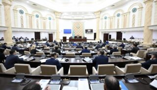 Сенат Казахстана принял закон об ужесточении наказания за пытки и усилении защиты прав человека