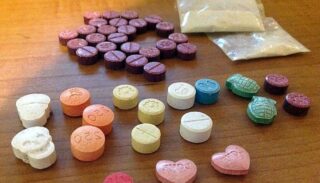 В Казахстане подозревают иностранцев в организации производства и сбыта наркотиков