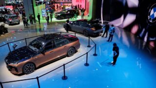 BMW оскандалилась в Китае с мороженым. Местные грозятся бойкотом