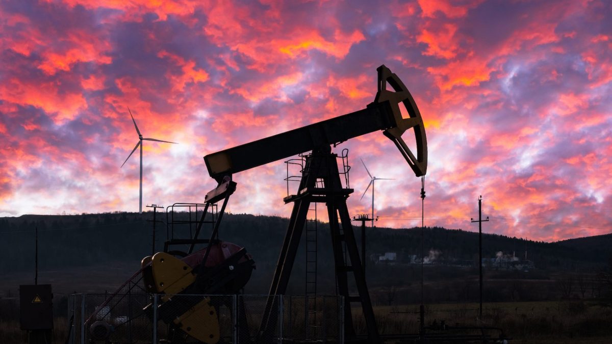 Фото: Envato. Цены на нефть снизились более чем на 2%. Важные экономические новости на 20 апреля 2023 года