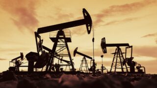 Цены на нефть упали на 1% из-за «глобальных экономических проблем»
