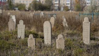 Делить пантеон на участки по религиозной принадлежности в Казахстане не будут