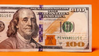 Доллар США снижается перед выходом данных по инфляции в США