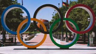 Экс-глава AOKI Holdings, обвиненный в коррупции, приговорен к двум с половиной годам условно