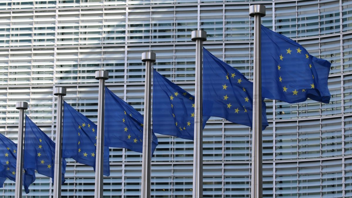 Фото: Unsplash. Не было обнаружено нарушений западных санкций против РФ со стороны Казахстана. Важные экономические новости на 25 апреля 2023 года.