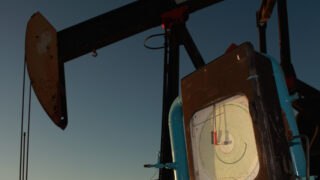 Европа и Азия готовятся к жестокой борьбе за нефть: аналитики Bloomberg