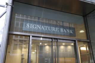 FDIC США начинает процесс продажи кредитного портфеля обанкротившегося Signature Bank на $60 млрд