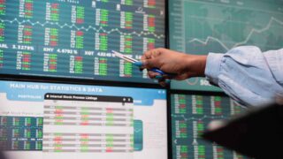 Фондовые индексы АТР преимущественно растут во время стабильности монетарной политики в Японии