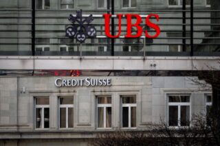 Как UBS уверял инвесторов, что «трудное» поглощение Credit Suisse окупится