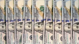 Курс доллара вырос почти на 2 тенге на дневных торгах KASE 17 июня