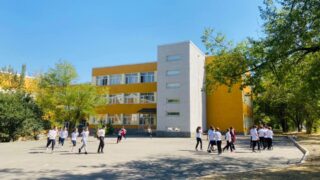 Количество детей с особыми образовательными потребностями в Казахстане превышает 162 000 человек