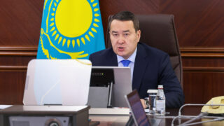 Смаилов поручил увеличить мощность шымкентского НПЗ до 12 млн тонн в год