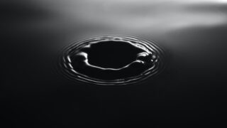 Снижение цен нефть связано с опасениями возможного повышения процентных ставок