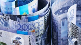 Казахстанцам в 2025 году продолжат увеличивать накопительную пенсию