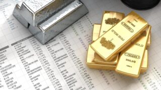 Старт второго квартала: золото начинает коррекцию после успешного первого квартала