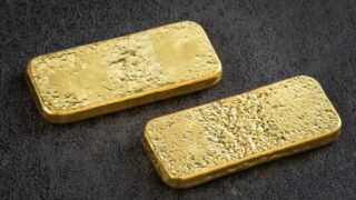 Стоимость золота растет на фоне снижения доходности гособлигаций США