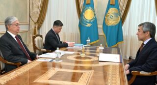 Токаев встретился с председателем президиума НПП «Атамекен» Раимбеком Баталовым