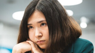 В Астане 17-летняя казахстанская шахматистка Камалиденова обыграла четырехкратную чемпионку мира