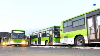 В Атырау водители общественного транспорта требуют повысить им зарплату