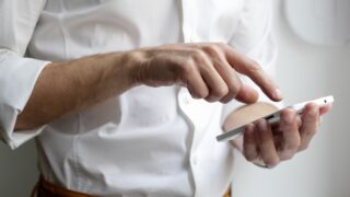 В мобильные приложения банков Казахстана скоро добавят функцию онлайн-нотариуса