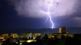 В понедельник в Астане и Алматы ожидается погода без осадков, а в Шымкенте — гроза