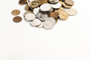 Впервые за год курс доллара достиг отметки выше 80 рублей