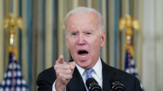 Байден попросил журналистов «умолкнуть» на саммите G7 из-за вопрос о госдолге