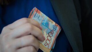 Бизнес-омбудсмен назвал наиболее коррупциогенные секторы казахстанской экономики