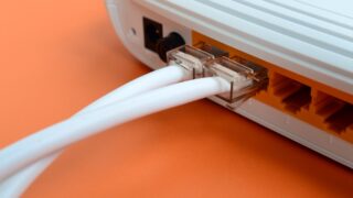 Большие штрафы для операторов за плохой интернет предлагает ввести депутат: Нужны радикальные меры: