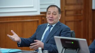 Дорогой ресторан и служебные авто: Тугжанов высказался о праздновании своего дня рождения