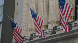 Фьючерсы на американские фондовые индексы умеренно растут