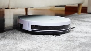 Как продлить жизнь роботу-пылесосу: уход и правила эксплуатации