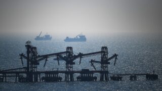 Казахстан временно приостановил перевозку нефтепродуктов в порт Тамань