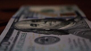 С сентября в БЦК начнут брать комиссию за обмен старых долларов