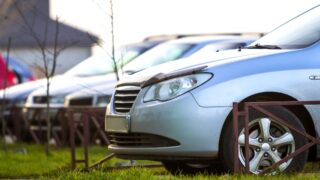 Легковыми автомобилями в РК обеспечена лишь треть семей