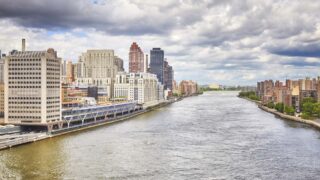 Лучше прогноза: Индекс деловой активности в сфере услуг США вырос в апреле