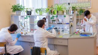 Менделеевская олимпиада школьников по химии начала свою работу в Астане