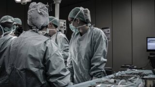 Минздрав призывает пресекать жалобы главврачей на отказ ФОМС выдавать деньги