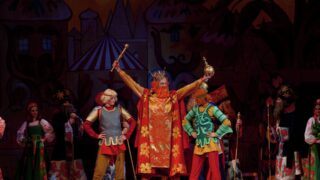 Некоторым музеям и театрам увеличат государственные субсидии