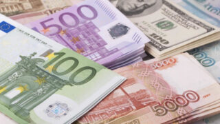 Покупки евро вне биржи в апреле сократились в два раза — Нацбанк РК