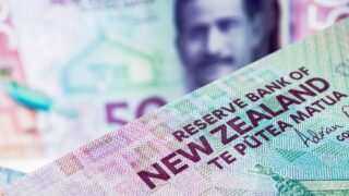 Австралийский и новозеландский доллары упали из-за риска дефолта США