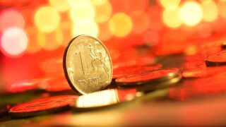 Снижение доллара произошло на открытии торгов Мосбиржы в пятницу