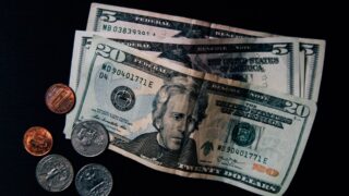 Доллар продается по 541 тенге на бирже KASE в понедельник, 15 сентября