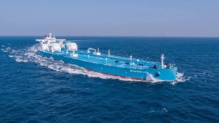 Танкеры, задержанные Ираном, находятся на якоре в Ормузском проливе