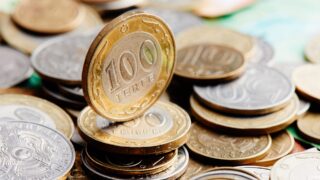 Тенге закрыл неделю укреплением — итоги вечерних торгов