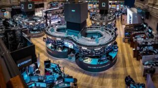 В Европе биржи показывают рост на фоне ослабления опасений по госдолгу